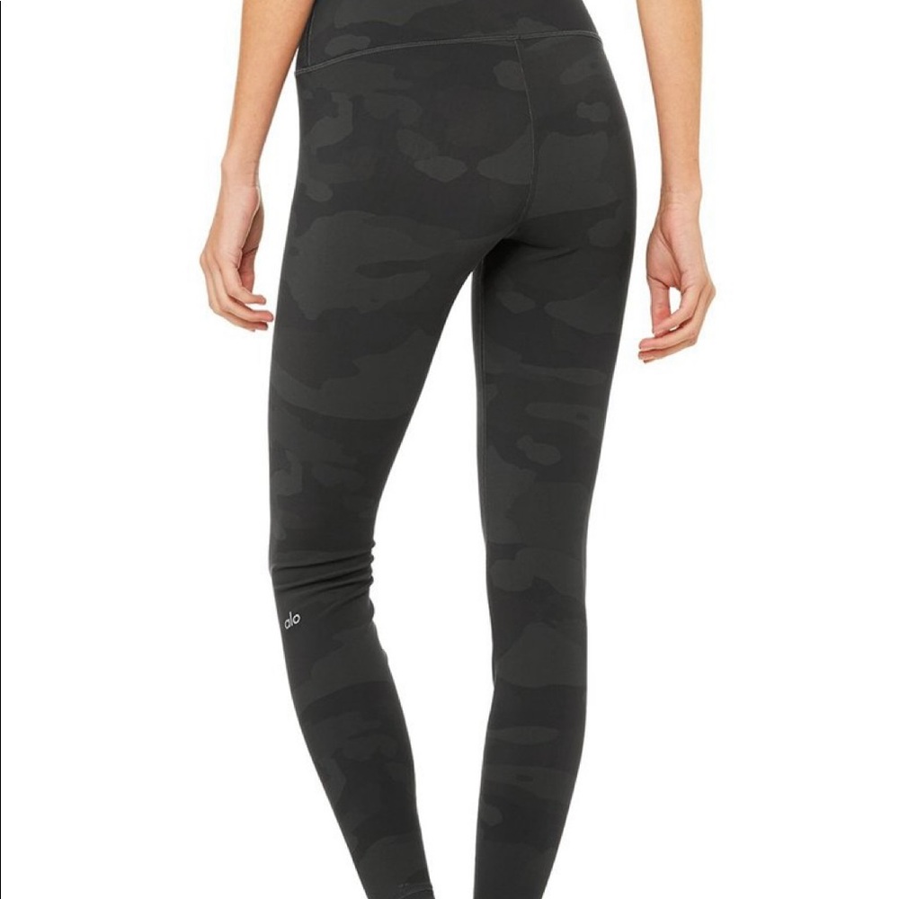 Alo Yoga Black Camo Leggings
